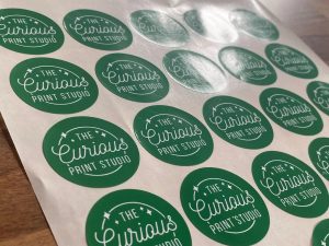Printing stickers with a logo: the main advantages for business